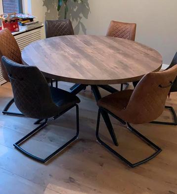 Tafel & stoelen van Morres