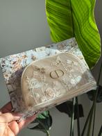 DIOR Butterfly Pouch + Gift Bag, Ophalen of Verzenden, Nieuw, Beige, Dame