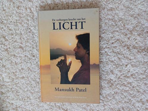 M. Patel - De verborgen kracht van het licht, Boeken, Filosofie, Zo goed als nieuw, Ophalen of Verzenden