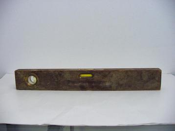 antieke waterpas beschikbaar voor biedingen