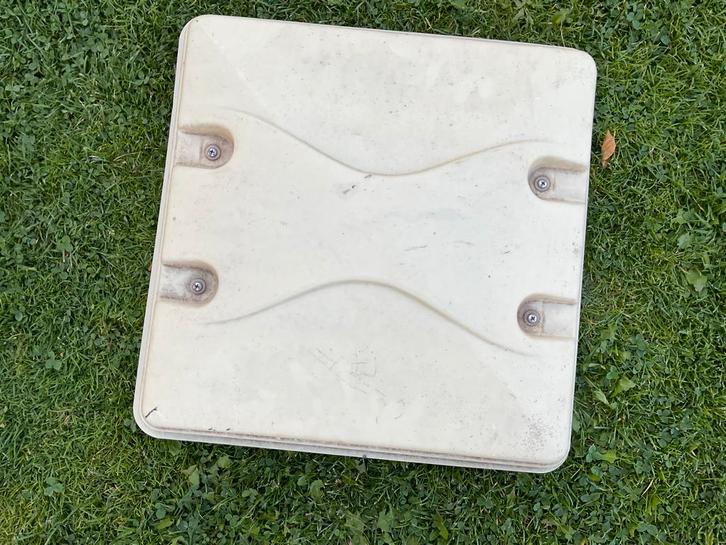 Caravan hartal dakluik 40x40 cm met schade op de kap, Caravans en Kamperen, Caravan accessoires, Gebruikt, Ophalen of Verzenden