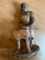 Klei beeld vrouwelijke slager, Antiek en Kunst, Kunst | Beelden en Houtsnijwerken, Ophalen of Verzenden