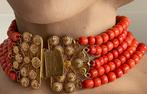 Bijzondere Antieke Bloedkoralen Ketting met  18 karaat Slot, Ophalen, Goud, Ketting