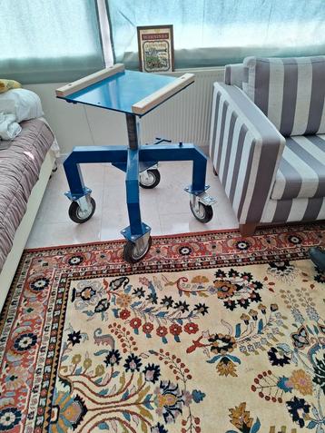 Beeldhouwbok Bavaria rolbok metaal beschikbaar voor biedingen