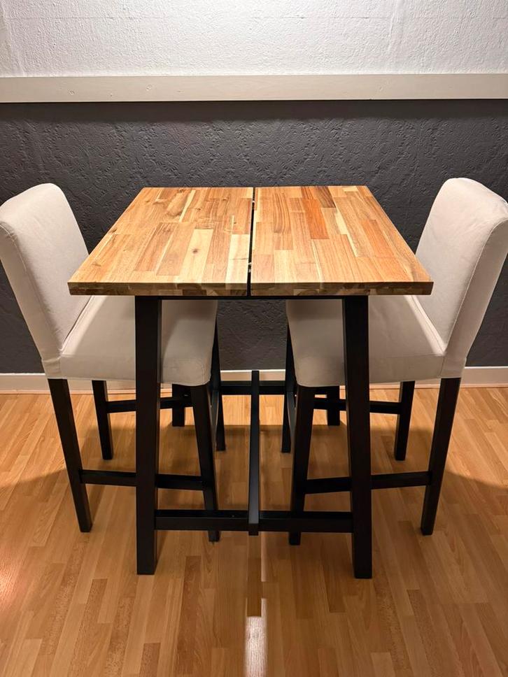 Stevige IKEA bartafel met massief houten blad + 2 barkrukken, Huis en Inrichting, Tafels | Statafels, Gebruikt, Ophalen of Verzenden