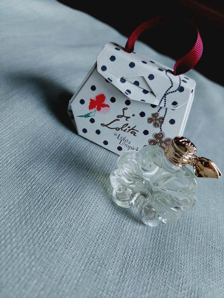 Collector's item - miniatuur 'Si Lolita' Lolita Lempicka, Verzamelen, Parfumverzamelingen, Nieuw, Miniatuur, Gevuld, Ophalen of Verzenden