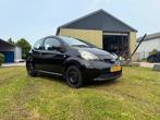 Toyota Aygo met nieuwe apk, Auto's, Voorwielaandrijving, Stof, Zwart, 4 stoelen