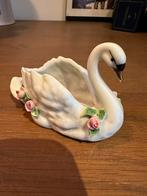 Vintage porseleinen Zwaantje uit Dresden, Ophalen of Verzenden, Zo goed als nieuw, Dier
