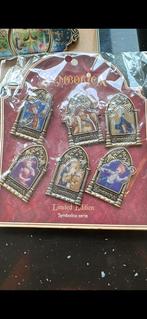 Pin set symbolica zeldzaam, Verzamelen, Speldjes, Pins en Buttons, Ophalen of Verzenden