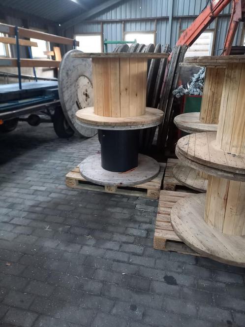 Houten haspels en haspel schijven, Tuin en Terras, Tuintafels, Zo goed als nieuw, Rond, Hout, Ophalen