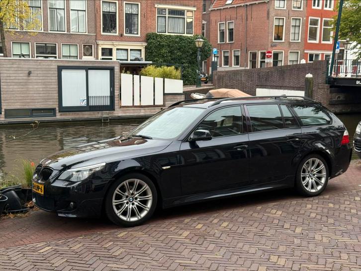 BMW 520i Touring Aut. M-Sport - 2010 - 120kW - NL Origineel, Auto's, BMW, Particulier, 5-Serie, ABS, Airbags, Airconditioning