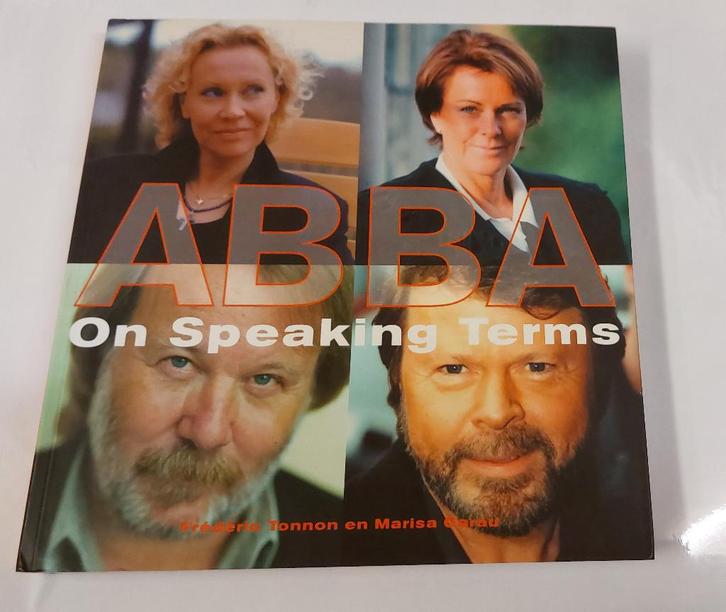 ABBA BOEK On Speaking Terms - Nederlands - nieuwstaat, Boeken, Muziek, Zo goed als nieuw, Artiest, Verzenden