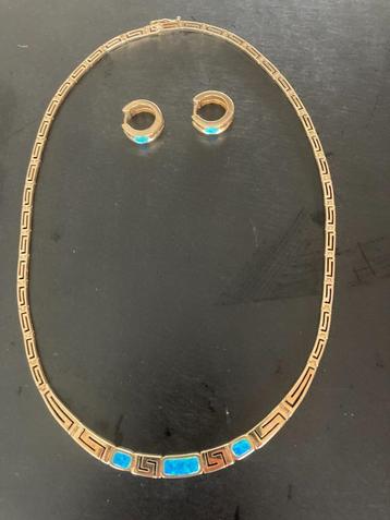 Nieuwe gouden ketting en oorbellen beschikbaar voor biedingen