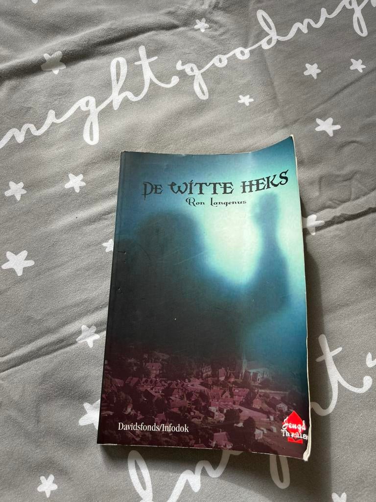 Boek de witte heks, Ophalen of Verzenden, Gelezen