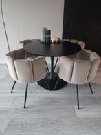 Velvet stoelen plus tafelVERKOCHT, Huis en Inrichting, Tafels | Eettafels, Rond, 200 cm of meer, Zo goed als nieuw, 50 tot 100 cm