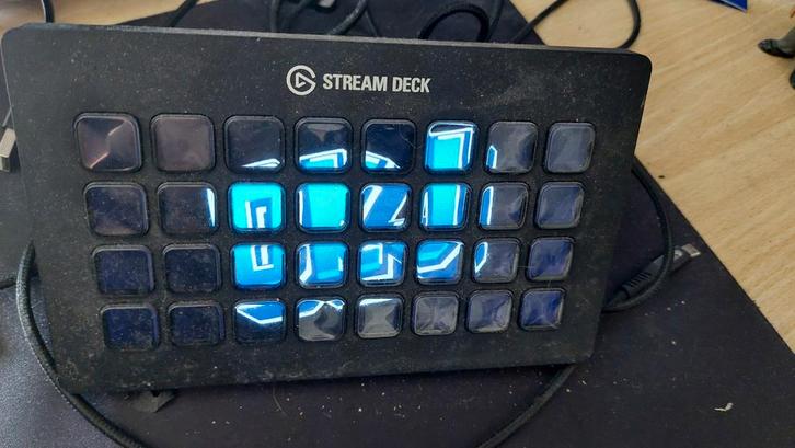 Streamdeck XL (word bij koop netjes afgestoft), Computers en Software, Toetsenborden, Ophalen of Verzenden