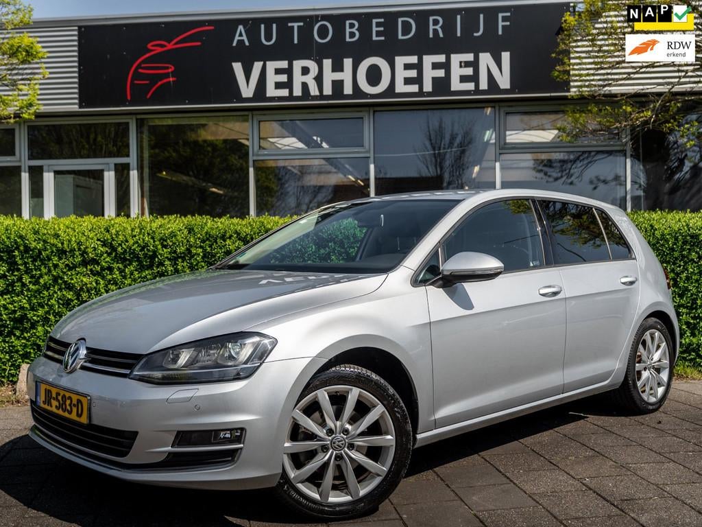 Volkswagen Golf 1.4 TSI Connected Series - CARPLAY - PARKEER, Auto's, Volkswagen, Voorwielaandrijving, 125 pk, 4 cilinders, 620 kg