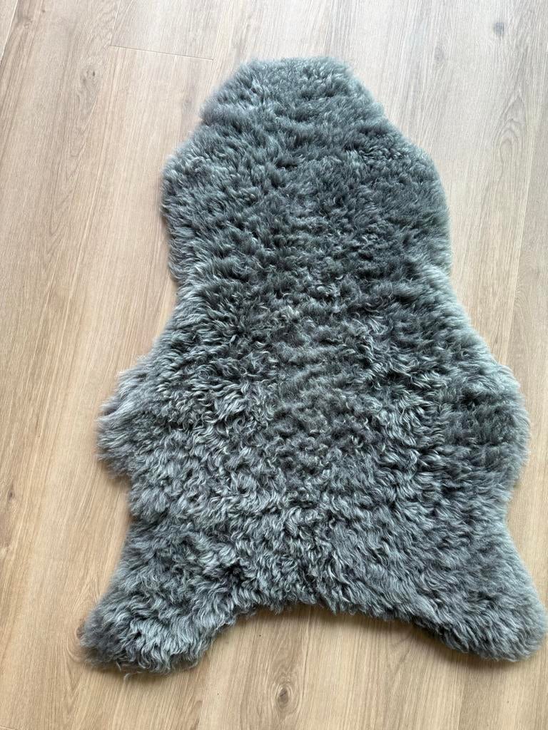 Grijs schapenvacht kleedje, Huis en Inrichting, Stoffering | Tapijten en Kleden, Gebruikt, 50 tot 100 cm, Ophalen of Verzenden