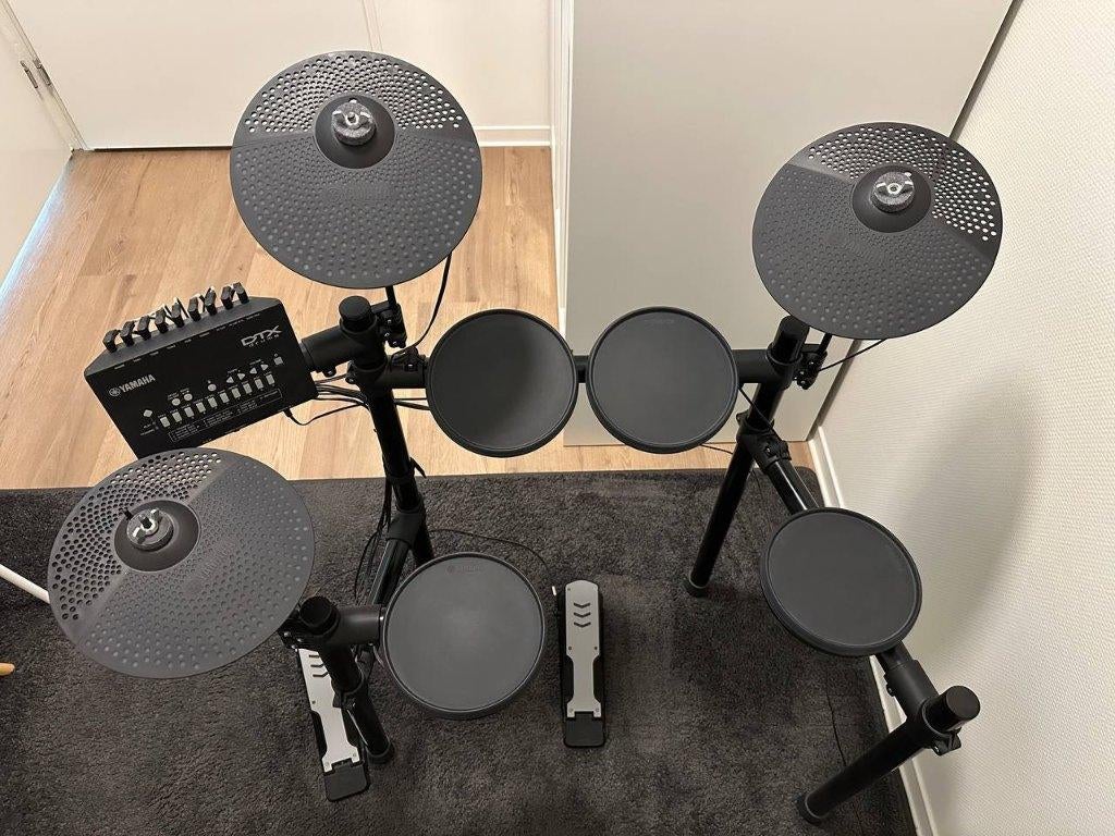 Yamaha DTX402K E-drumset + 3 paar drumstokken, Muziek en Instrumenten, Drumstellen en Slagwerk, Ophalen, Gebruikt, Yamaha, Elektronisch