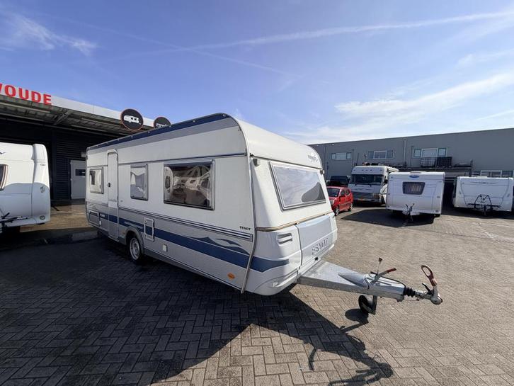 Fendt Platin 540 Enkele bedden, Mover, Caravans en Kamperen, Caravans, Bedrijf, tot en met 4, 1250 - 1500 kg, Rondzit, Fendt, 2 aparte bedden