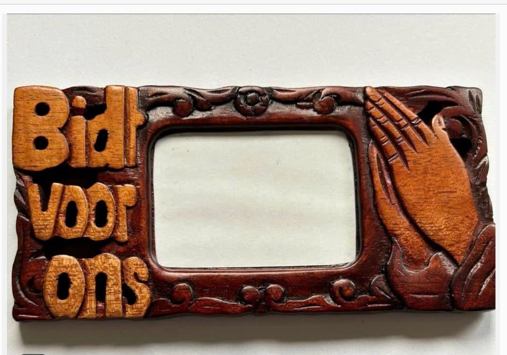 Houten magneet fotolijstje “Bidt voor ons”, Antiek en Kunst, Curiosa en Brocante, Ophalen of Verzenden