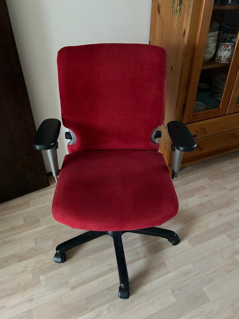 Refurbished bureaustoel 'Comforto 77', Huis en Inrichting, Bureaustoelen, Zo goed als nieuw, Bureaustoel, Rood, Ergonomisch, Ophalen