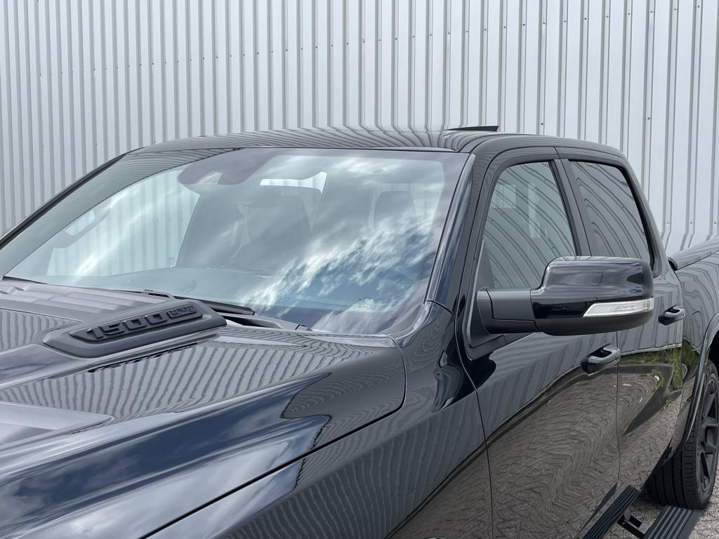 Dodge Ram 1500 pick up 4x4 Crew Cab Laramie Night Luchtverin, Automaat, Gebruikt, Zwart, Bedrijf