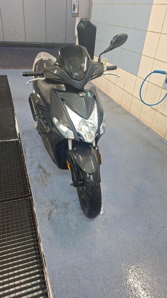 Kymco Agility 16+ uit 2024 - 11500 km - 52 km/u, Fietsen en Brommers, Scooters | Kymco, Ophalen