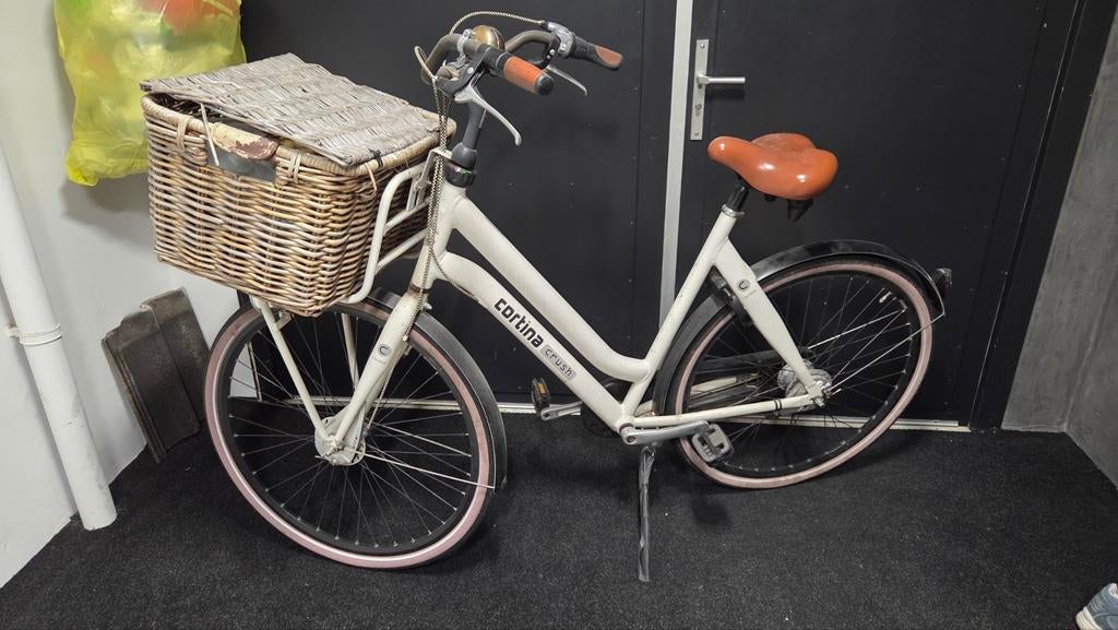 Cortina Crush Damesfiets met mand, Overige merken, Terugtraprem, Gebruikt, Versnellingen