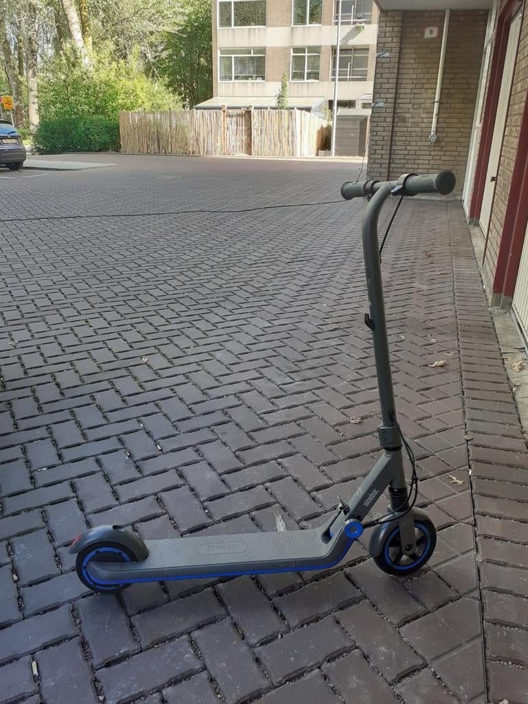 Elektrische kinderstep van het merk Ninebot., Ophalen