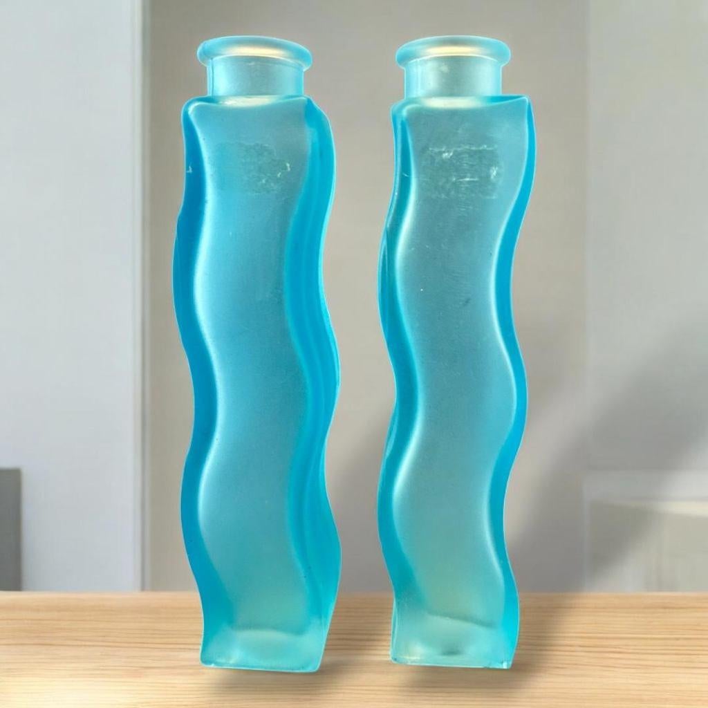 Paar vintage golvende glazen vazen IKEA Skämt in blauw., Blauw, Ophalen of Verzenden, Minder dan 50 cm, Glas