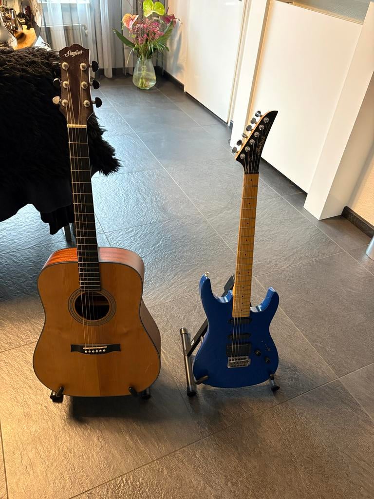 akoestische gitaar met tas, Muziek en Instrumenten, Snaarinstrumenten | Gitaren | Akoestisch, Ophalen of Verzenden, Gebruikt, Overige typen