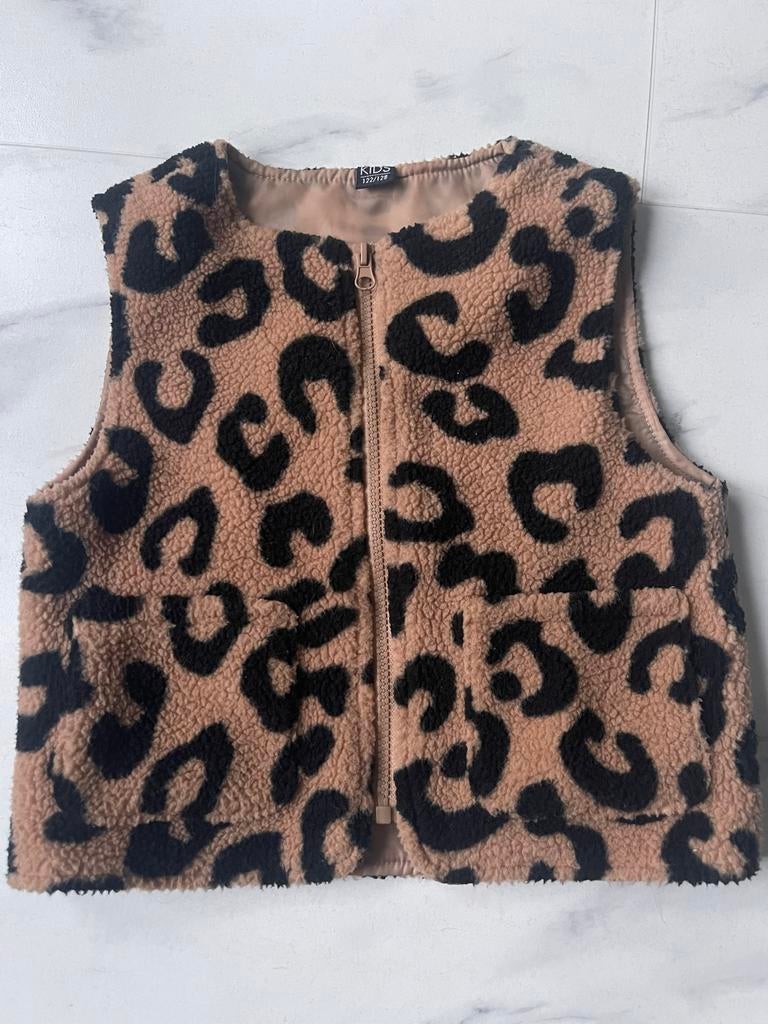 Zachte Teddy Bodywarmer Panterprint 122/128, Kinderen en Baby's, Ophalen of Verzenden, Zo goed als nieuw, Jongen of Meisje