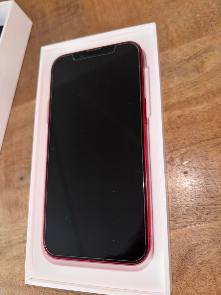 iPhone 13 rood, zo goed als nieuw, nieuwe batterij, 256 GB, IPhone 13, Ophalen of Verzenden, Zo goed als nieuw