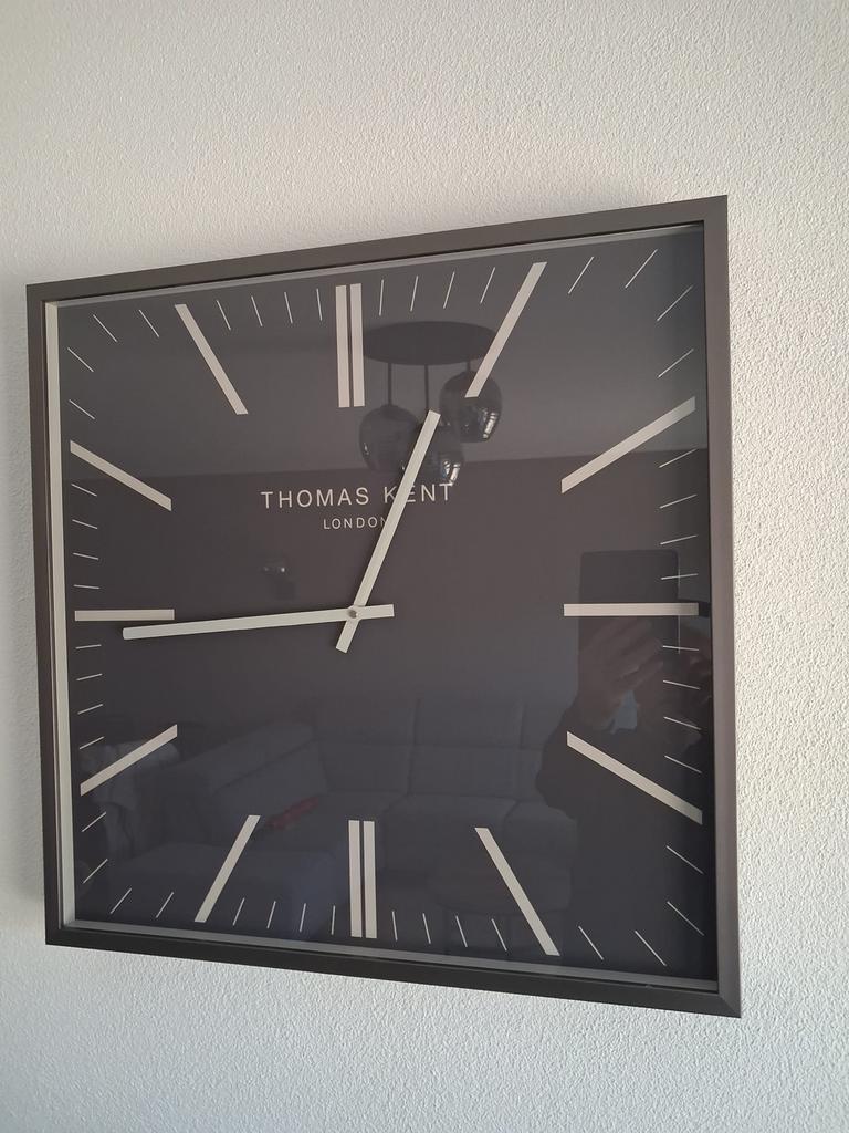 Luxe wandklok Thomas Kent London, 60x60 cm, Ophalen, Zo goed als nieuw, Analoog, Wandklok