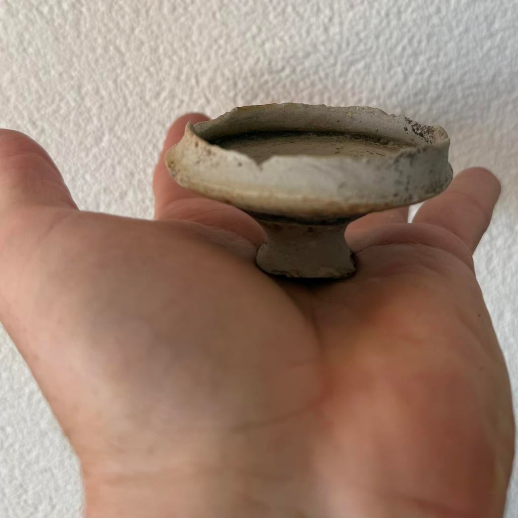 Siegburg steengoed drinknap in ongerestaureerde staat, Ophalen of Verzenden