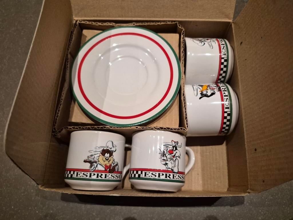 Looney Tunes Espresso Set - 1993 - Nieuw in Doos!, Huis en Inrichting, Keuken | Servies, Keramiek, Nieuw, Ophalen of Verzenden