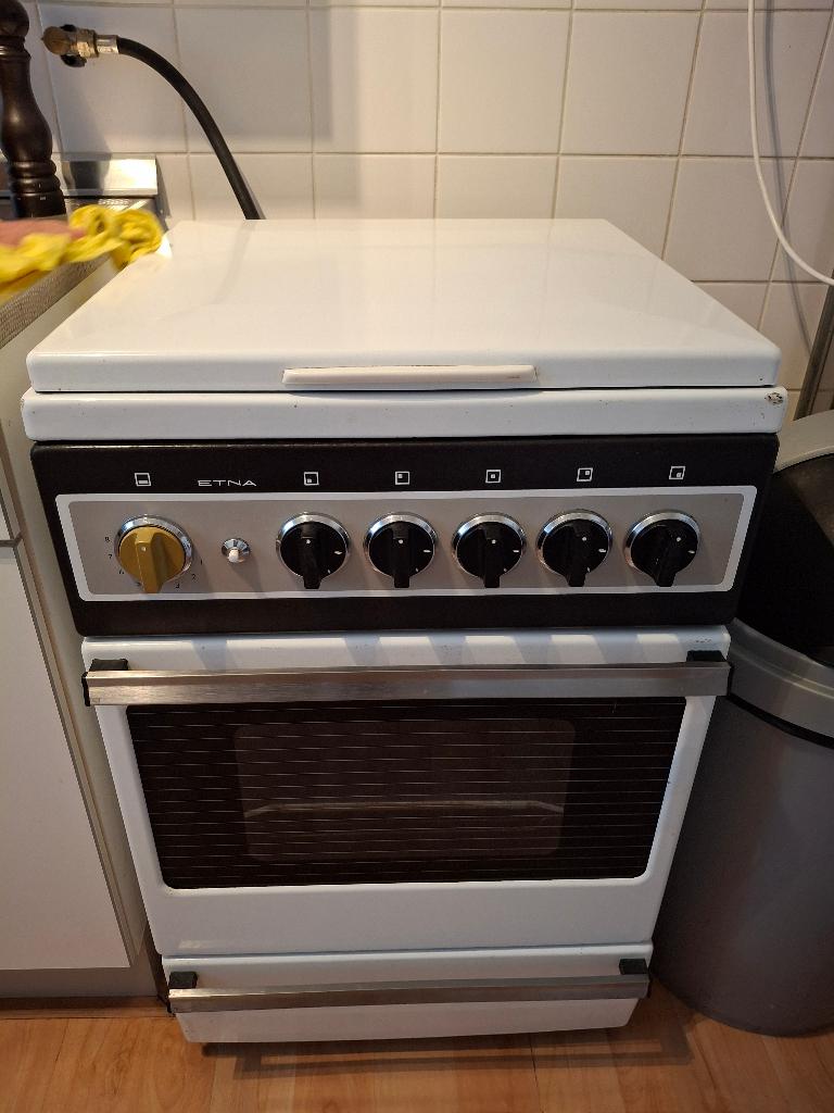 Gasfornuis met oven, Witgoed en Apparatuur, Fornuizen, Ophalen, Gebruikt, 4 kookzones, Gas