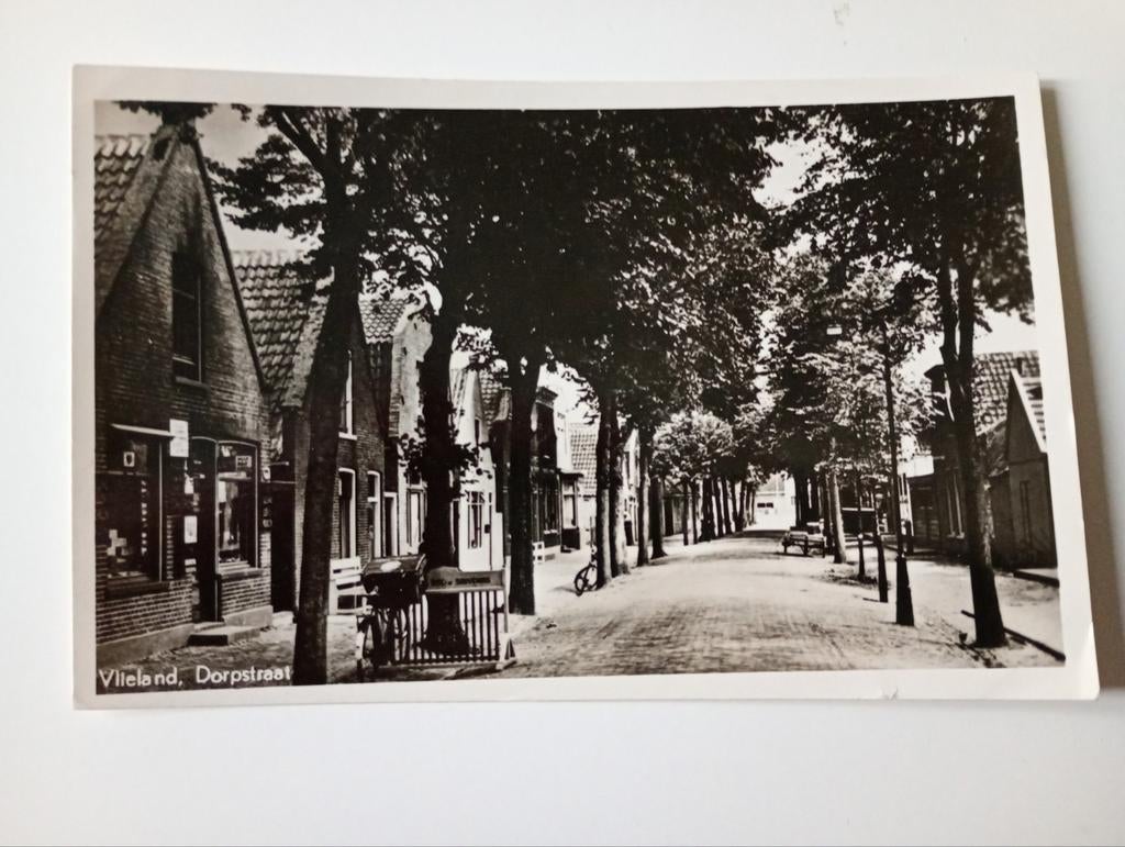 Vlieland Dorpsstraat 1948, Ophalen of Verzenden, 1940 tot 1960, Gelopen, Waddeneilanden