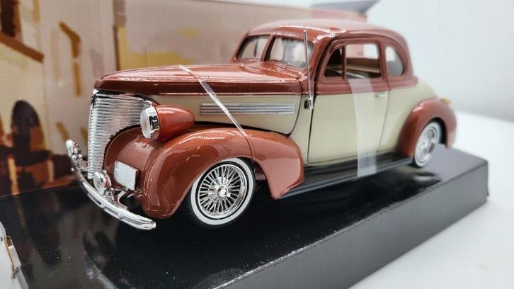 Chevrolet Coupe 1936 Bruin-Beige 1:24, Hobby en Vrije tijd, Modelauto's | 1:24, Nieuw, Auto, Motormax, Ophalen of Verzenden