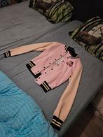 Roze Collegejack met 'Rebel at Heart' borduursel, Kleding | Dames, Jassen | Zomer, Ophalen, Roze, Maat 36 (S), Onbekend