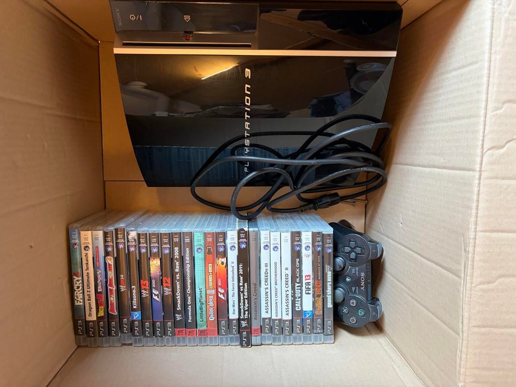 PlayStation 3 met spellen en 2 controllers, Spelcomputers en Games, Games | Sony PlayStation 3, Gebruikt, Overige genres, 3 spelers of meer