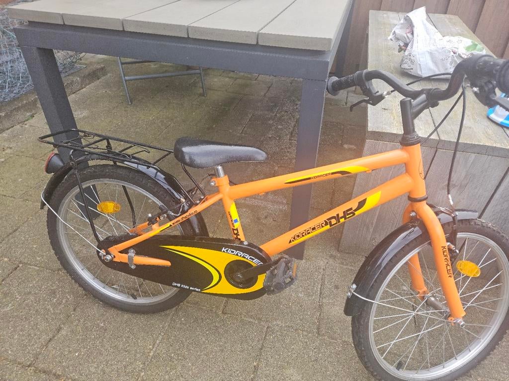 Kinderfiets - Oranje - Nog super in orde!, Fietsen en Brommers, Fietsen | Kinderfietsjes, Ophalen, Zo goed als nieuw, 20 inch of meer