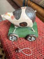 Leuk opknapkarretje op wielen met Koe/Varken, Antiek en Kunst, Antiek | Speelgoed, Ophalen of Verzenden