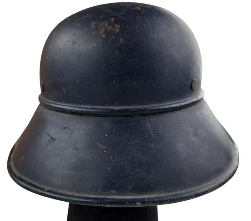 duitse ww2 luftshutz helm, Verzamelen, Ophalen of Verzenden, Nederland, Helm of Baret