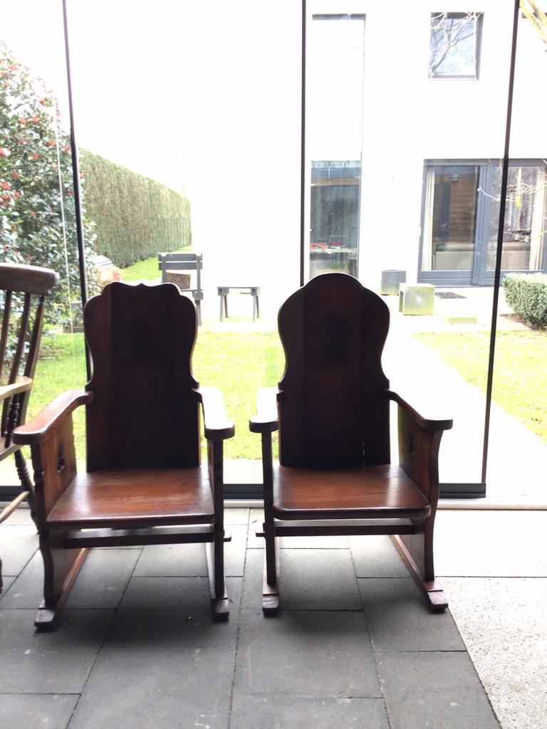 Eiken Kasteel stoelen, Ophalen