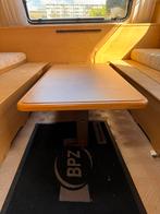 Verstelbare caravan tafel Knaus, Ophalen