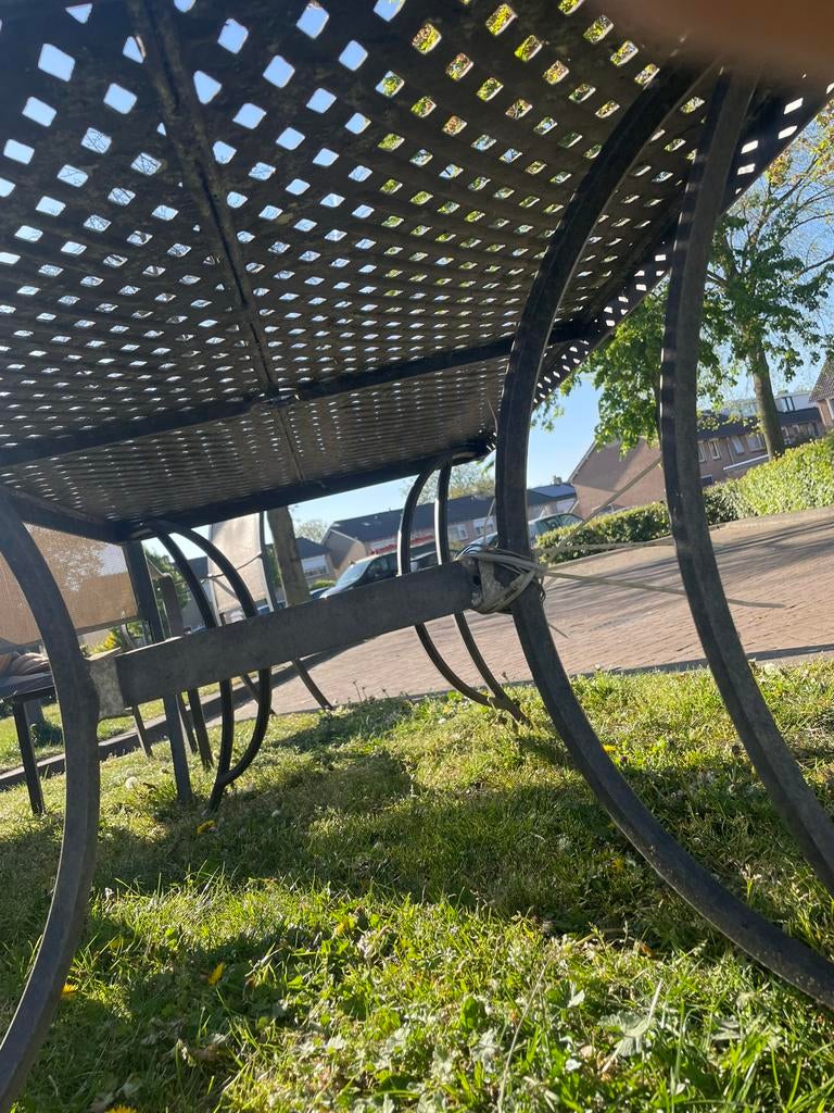 Gratis tuintafel met parasolgat - liefst vandaag ophalen, Tuin en Terras, Tuintafels, Ophalen, Gebruikt, Rechthoekig, Metaal