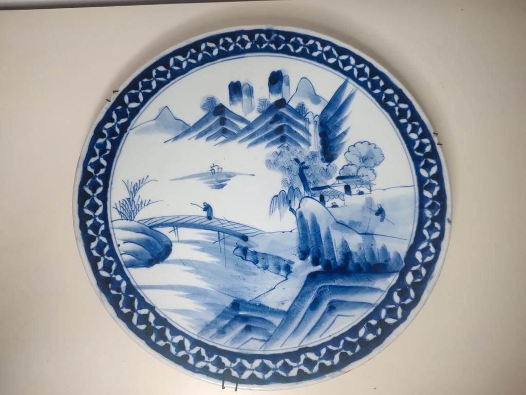 Groot antiek blauw porselein Japans bord 19e eeuw, Antiek en Kunst, Ophalen
