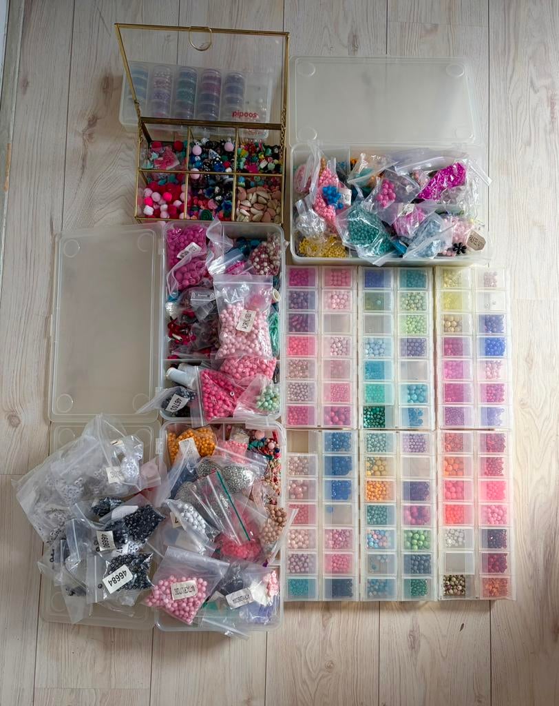 Grote partij kralen, Hobby en Vrije tijd, Kralen en Sieraden maken, Ophalen of Verzenden, Zo goed als nieuw, Kraal